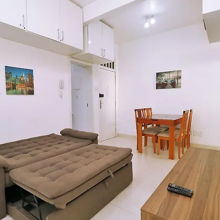 Belo 2 quartos para 6 pessoas na quadra da praia-3