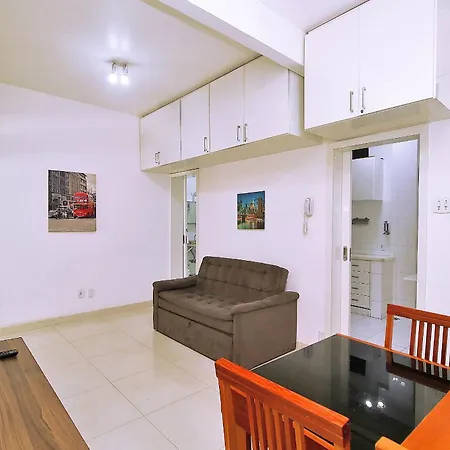 Belo 2 quartos para 6 pessoas na quadra da praia-2