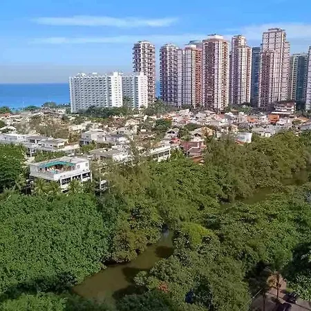 Ap na Barra da Tijuca, atrás do Windsor-2