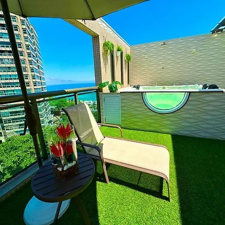 Cobertura Luxo Moderna com Vista Deslumbrante-2
