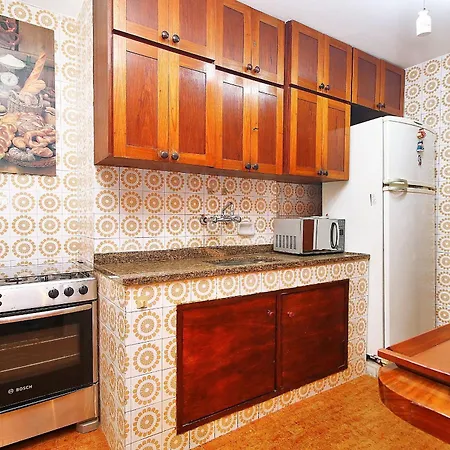 Apartamento silencioso para 6 pessoas, 2 quadras da praia, próximo a bares, restaurantes e metrô-3