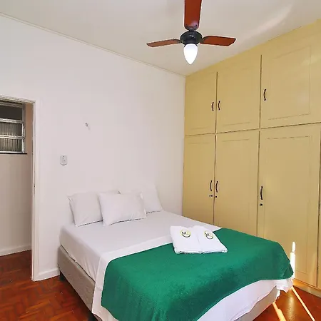 Sala e 2 quartos ECONÔMICO em Copacabana-3