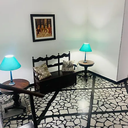 STUDIO COMPLETO na praia de COPACABANA, perto Ipanema Gal Osório, com ar, wifi, netflix, até 3 pessoas, pauloangerami SF138-3
