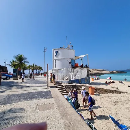 SUÍTE c vista livre e pertíssima das PRAIAS IPANEMA LEBLON ARPOADOR COPACABANA e do CRISTO REDENTOR do BONDINHO PÃO DE AÇUCAR etc Chegando mais cedo que o Check-in do meio-dia, deixe suas malas e vá se divertir, idem no Check-out das 10h manhã-2