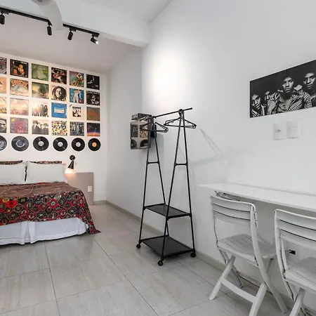 STUDIOS URCA na rua da mureta da Urca-3