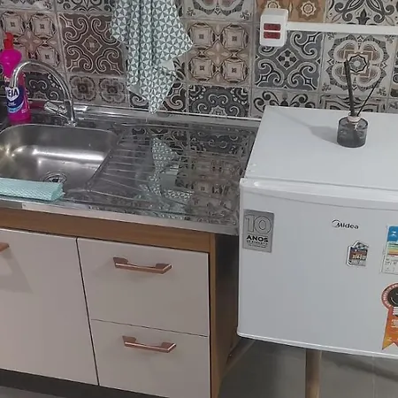 Kitnet em Botafogo acesso apenas por escada-2