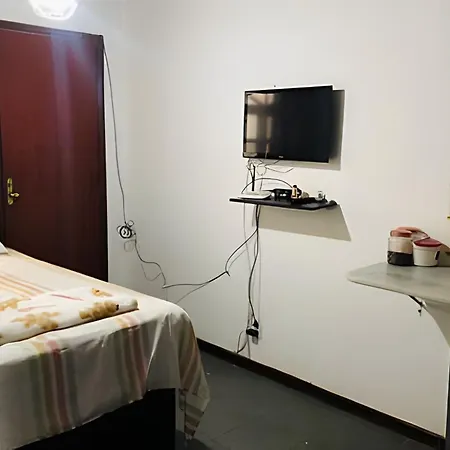 apartamento fica perto da praia posto 12 pequeno porem acnvhegante-2