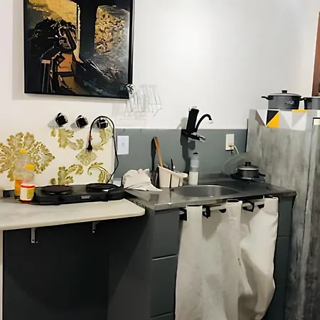 apartamento fica perto da praia posto 12 pequeno porem acnvhegante-3