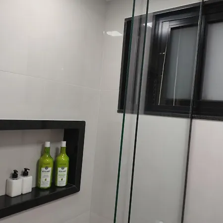 Studio novíssimo primeira quadra praia em Copacabana-2