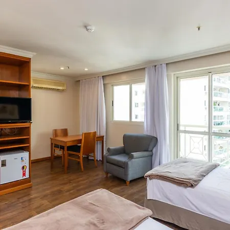 Barra Premium - flat com serviços, recepção 24 horas, piscina, academia e balsa para praia!-2