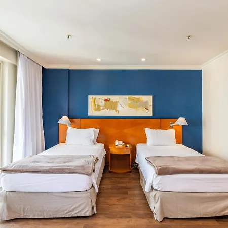 Barra Premium - flat com serviços, recepção 24 horas, piscina, academia e balsa para praia!-3