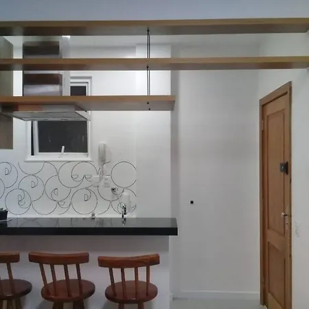 Apartamento De 1 Quarto Reformado Em Copacabana-2