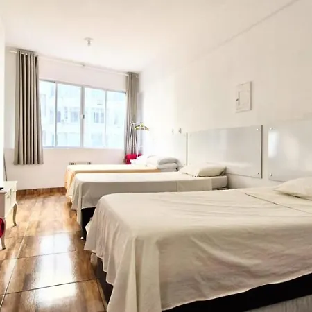 APARTAMENTO COPACABANA saleta, quarto grande com ar cond wi-fi a 2 qds da praia-3