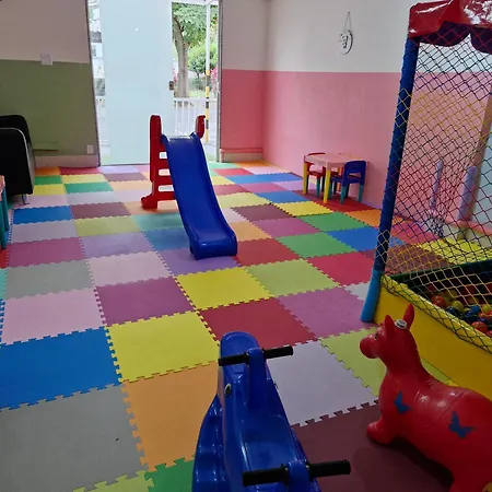 Casa de condomínio em frente ao shopping Recreio-2