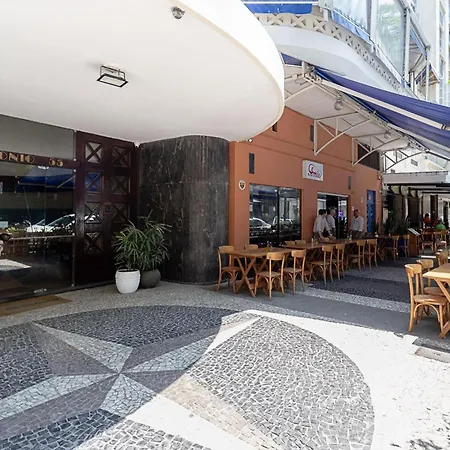 Apartamento em Copacabana com Varanda 2 quartos-3