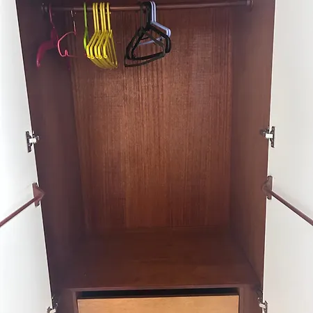 Apartamento Moderno na Praia com Home Office Ideal-3