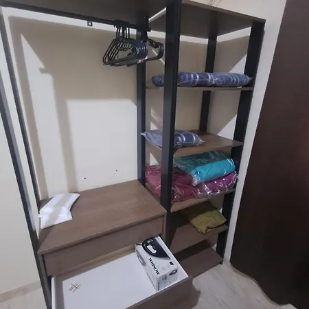 Casa com 2 Camas Queen e 1 King em Quartos Climatizados-3