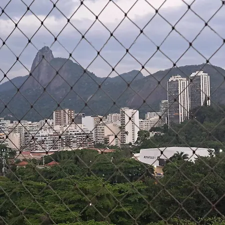 Lindo Apto 2 qts AR Botafogo praia do Leme-2