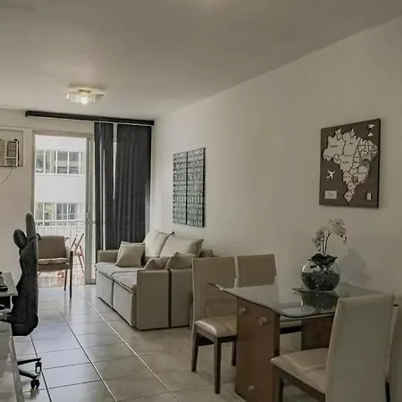 Copacabana Flat com varanda e garagem-2