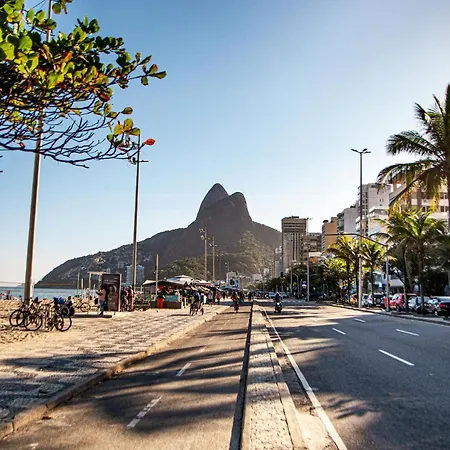 Entre Ipanema e Copacabana · 4-min da Praia · Wi-Fi, A/C&Lava e Seca-3