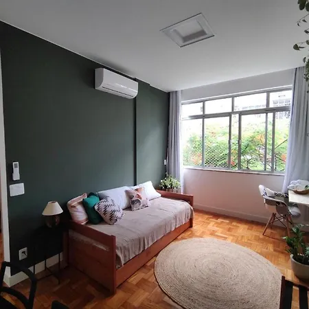 Confortável e funcional - ideal para casal e família no melhor quarteirão de Copa RJ- wi fi - 2 banheiros completos - 2 tvs e 2 ar cond com garagem-3