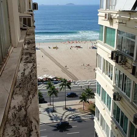 Beachfront Room With Double Bed And Ac In A Shared Apartment-2