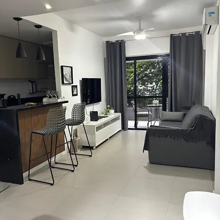 Apt perto da praia c vaga e arrumadeira e janelas anti ruídos-2