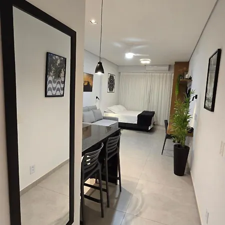 Studio moderno, aconchegante e bem localizado-3