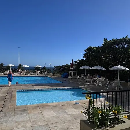 Apartamentos em Frente a Praia da Barra, posto 6-2