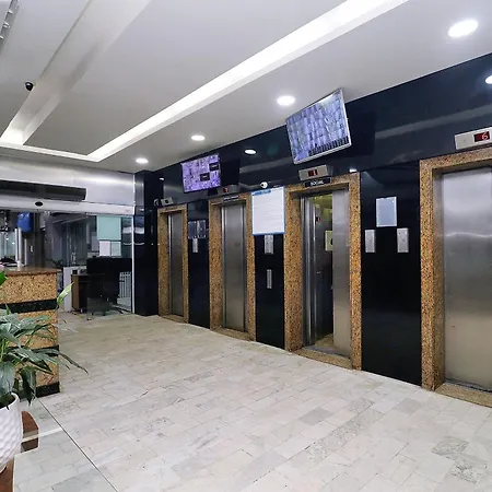 Studio na quadra da praia, estação de metro 5min andando, mercados e comércios próximos-3