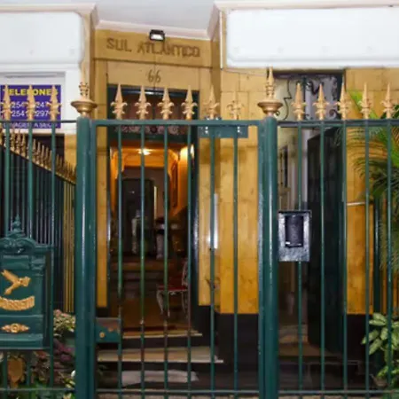 Apartamento com garagem próximo à praia-2