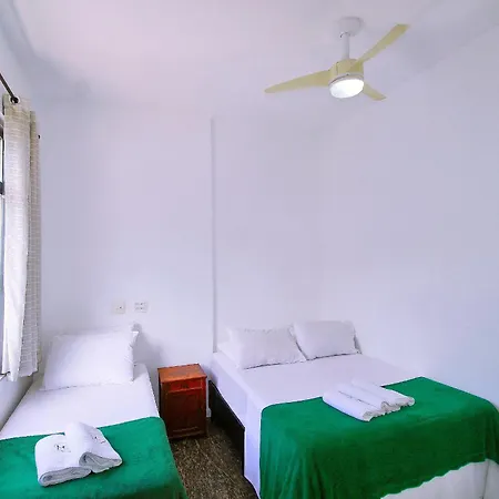 Sala quarto c/ 2 banheiros para 4 pessoas-3