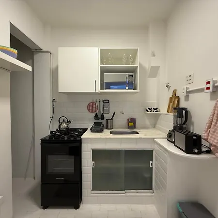 Cozy Flat In Leblon Five Steps From The Beach-3