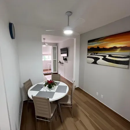 Quarto e sala com varanda-2