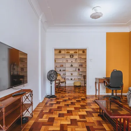 Amplo Apartamento - 3 Quartos - 1 min da praia-3