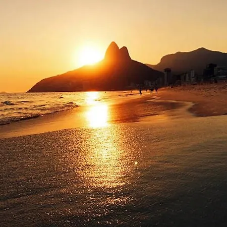 Charme In Ipanema By The Beach-3