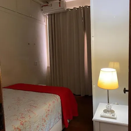 Quarto privativo a uma quadra da praia de Copacabana-3