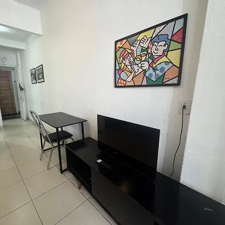 Studio completo ENTRADA pela PRAIA DE COPACABANA, com ar, wifi, netflix, até 4 pessoas, pauloangerami AA3806-2