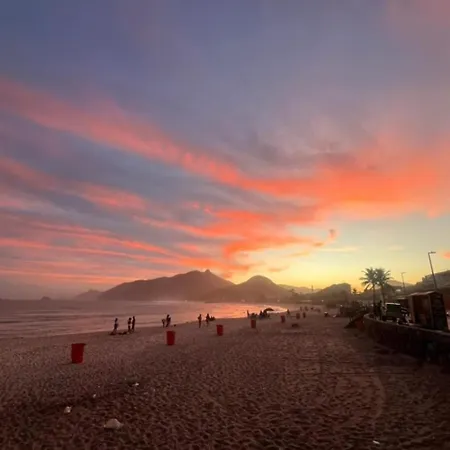 Apartamento confortável a poucos metros da praia-2