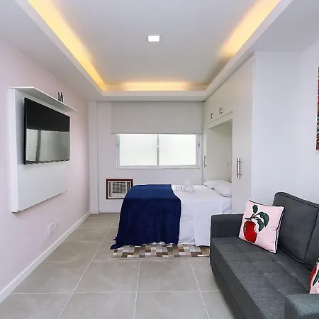 Studio com garagem gratuita em Copacabana perto da praia C059-2