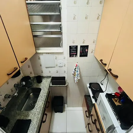 Apartamento com fácil acesso a praia de Copacabana-2