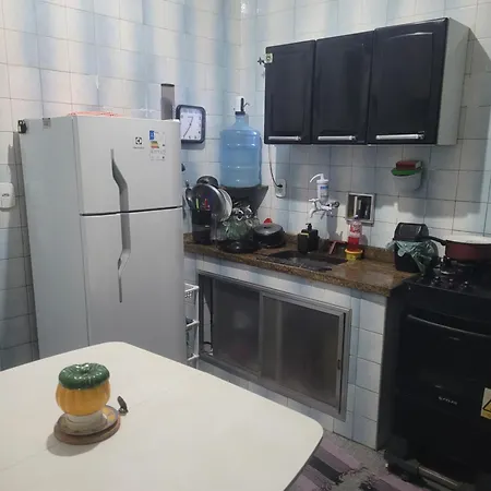 Quarto casal e outros espaços compartilhados próx ao estádio do Vasco-2