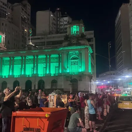 Luxuoso e moderno, Em frente ao metro e 3km das Praias-2