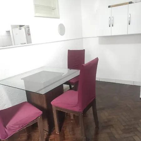 Apartamento com Conforto e Praticidade em Copacabana-2