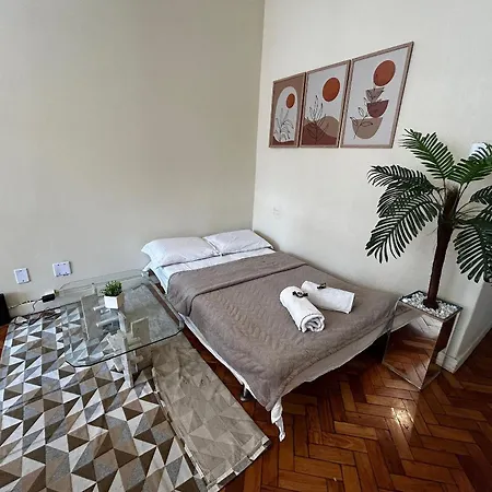 Apartamento em Copacabana com vista lateral do Mar-2