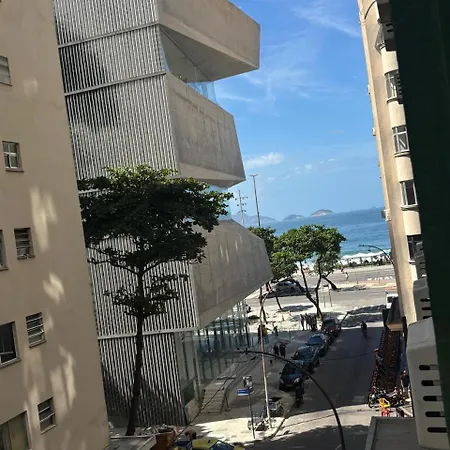 Apartamento beira-mar no coração de copacabana!-2