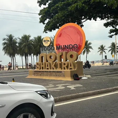 Apartamento beira-mar no coração de copacabana!-3