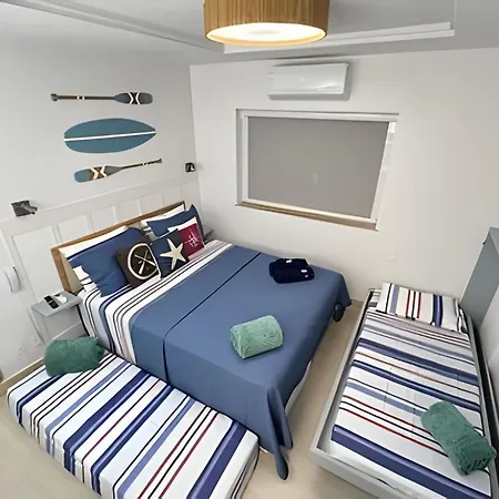 Moderno com piscina e perto da praia-2