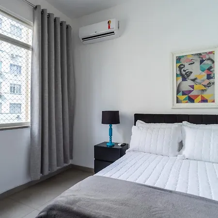 Espaçoso apartamento reformado em Copacabana-3