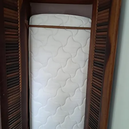 Acorde olhe para o Mar de Copacabana na quadra da praia o apartamento foi preparado para ser o cenário das melhores memórias de suas férias com um ambiente iluminado e refrigerado você encontra aqui um espaço ideal para relaxar com sua família e amig-3
